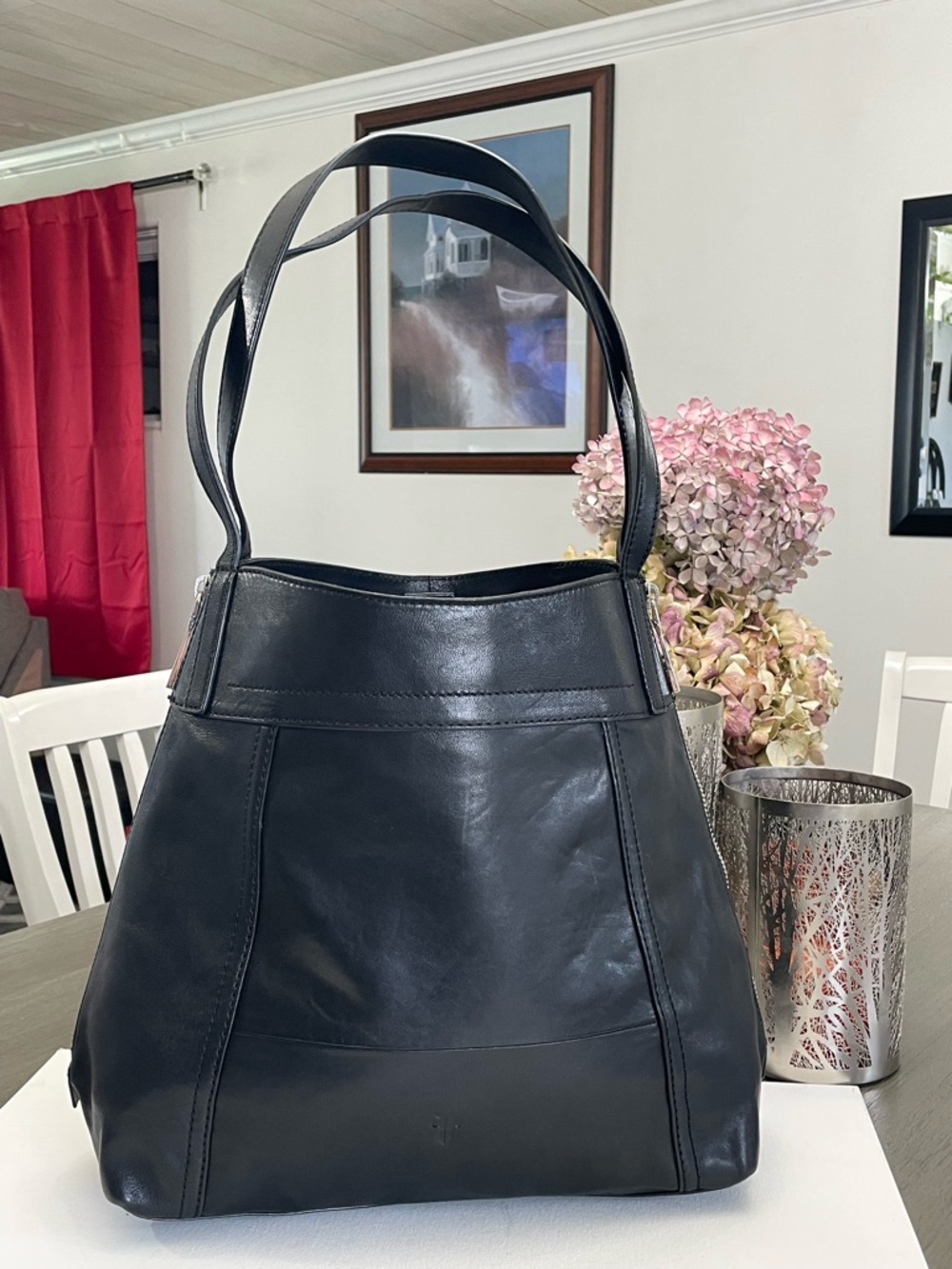 Frye Classic Black Leather Tote Bag - Sleek Everyday Shoulder Bag